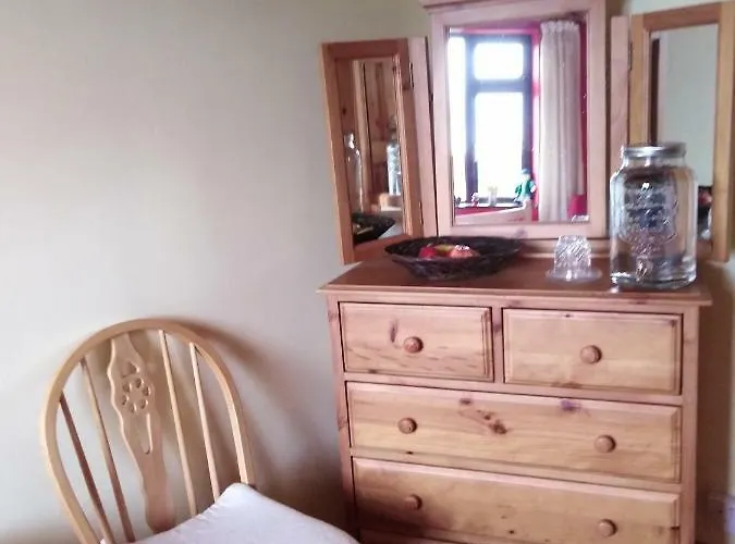 Catherine's Lair A Quiet Peaceful * Westport